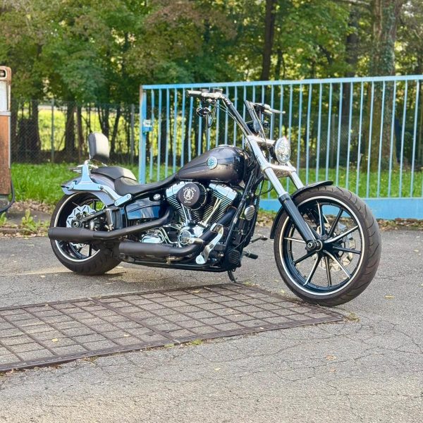 HARLEY-DAVIDSON 2015 BREAKOUT (FXSB 103)